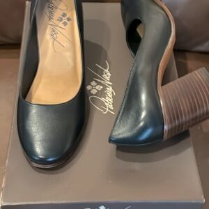 Patricia Nash Black Heel Pumps